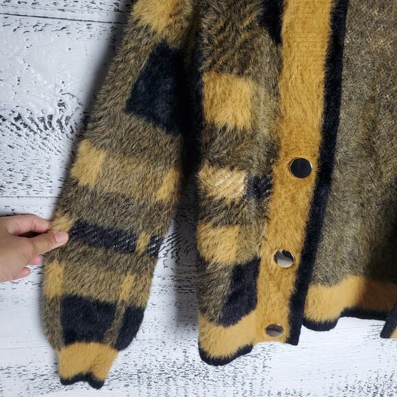 TRUTH by Republic Women’s Fuzzy Knit Plaid Cardigan Black Yellow Retro Preppy - Picture 2 of 8